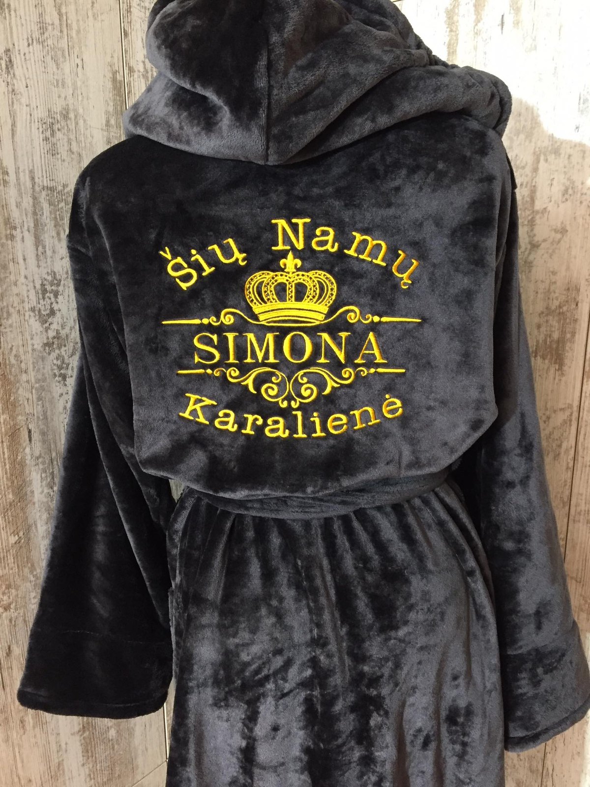 Chalatas namų karalienei